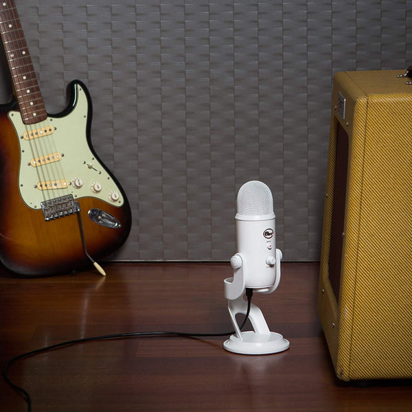 Logitech Creators Blue Yeti USB Microphone for Gaming, Streaming, Podcast, YouTube, Discord, PC, Studio Sound, Plug & Play-Whiteout